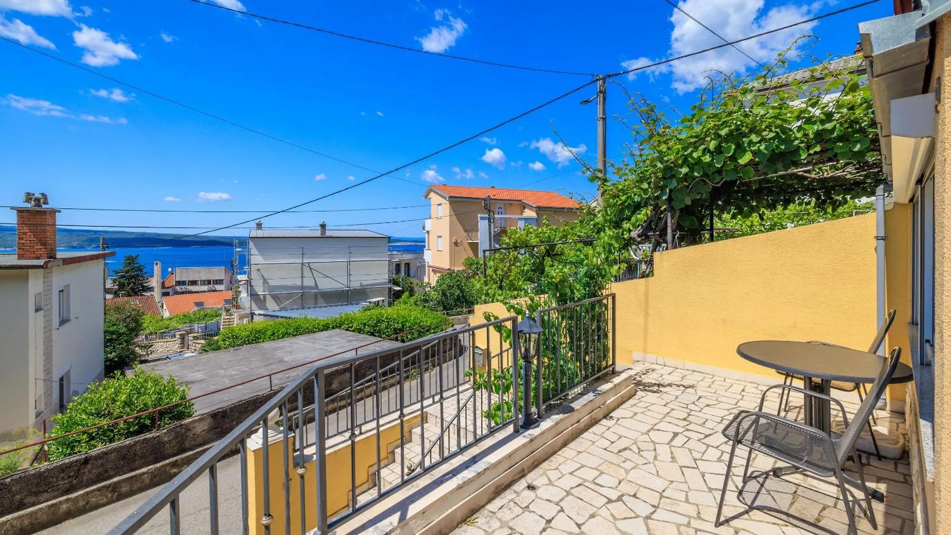 Apartment Car Crikvenica 0*,